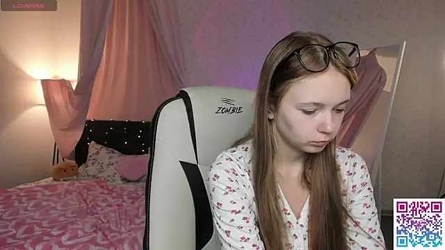 boozekirs  online show from September 25, 2:21 am