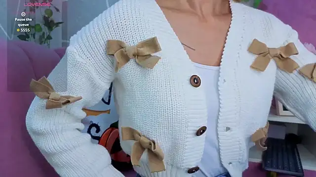 EmmyCortez online show from October 10, 11:48 am