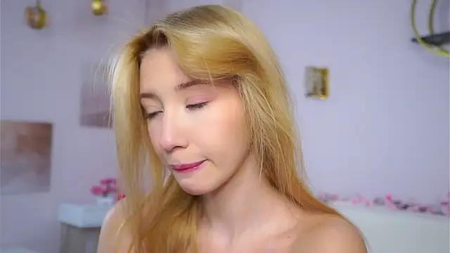 SunnivaCovil online show from February 5, 2:53 pm