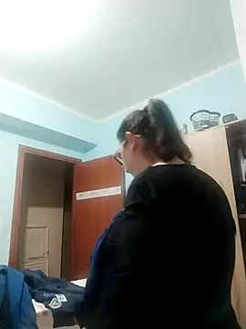 Dolcecurvy online show from November 17, 2:29 pm