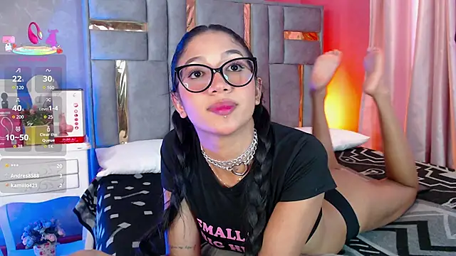 Tyla Ks online show from December 4, 9:15 pm