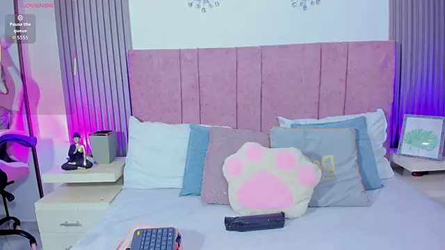 cutie sarax1 online show from December 4, 5:03 pm