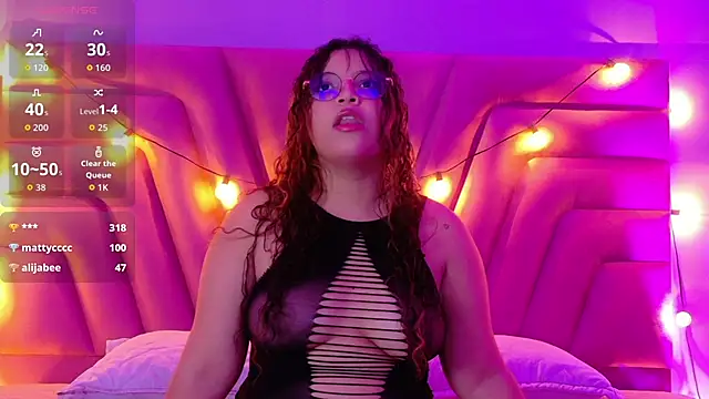 innocenthazel online show from October 25, 2:52 am