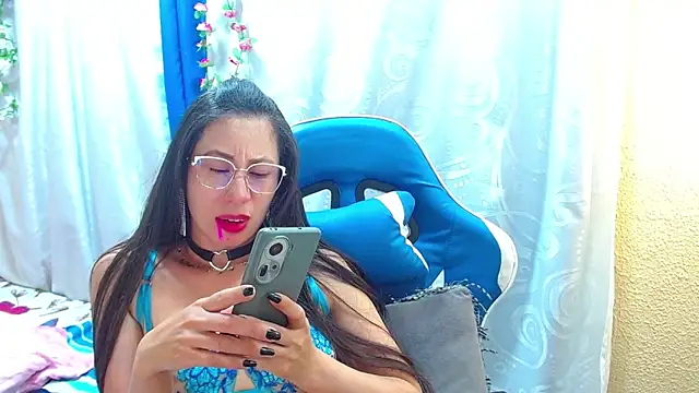 Gia leinn online show from November 7, 8:58 pm