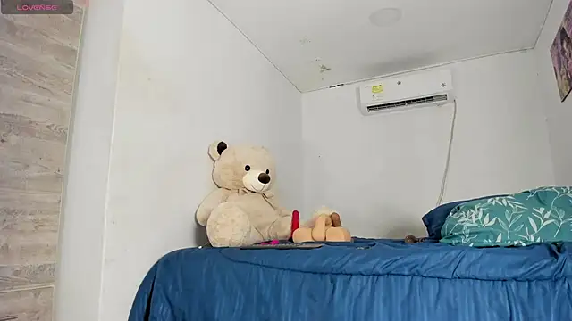 flor herrera01 online show from November 13, 7:46 pm