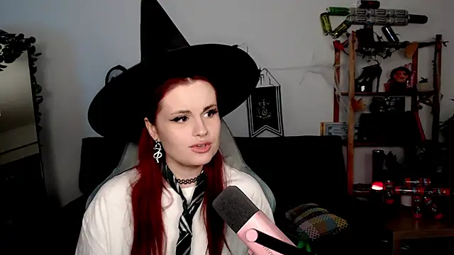 Della Ideal online show from November 2, 4:43 pm