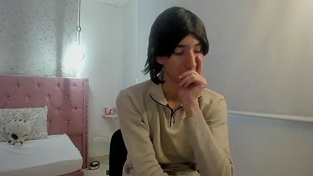 loverisu-coral online show from February 18, 9:03 pm