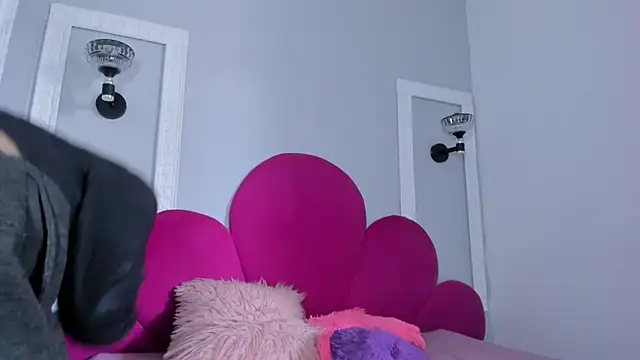 Bonniie 22 online show from October 22, 1:49 pm