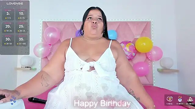 LunaaSweett online show from September 14, 1:53 pm