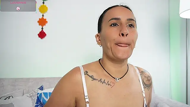 Sara Charmy online show from February 16, 10:59 am