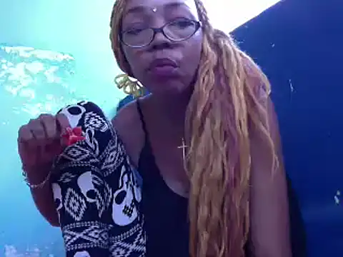 Ladyzee25 online show from December 1, 6:21 pm