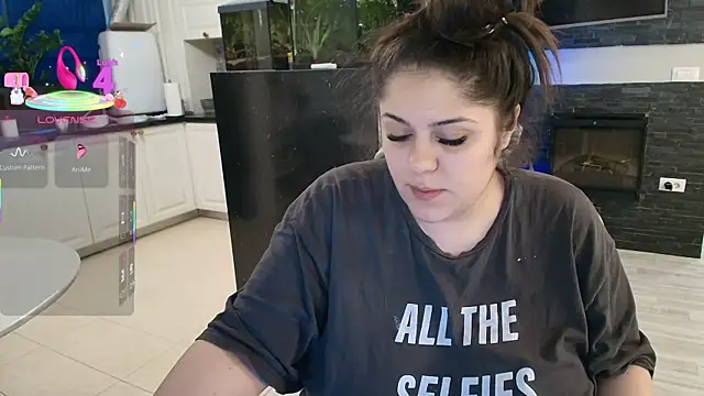 Layla- online show from December 16, 12:22 pm