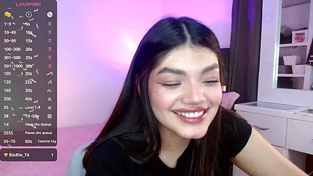 Snapshot of _Camilaaa_ chatting on October 22, 5:12 am  Camilaaa  online show from October 22, 5:12 am