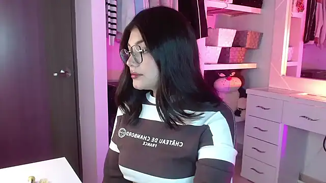 Snapshot of _Camilaaa_ chatting on September 24, 12:59 pm  Camilaaa  online show from September 24, 12:59 pm