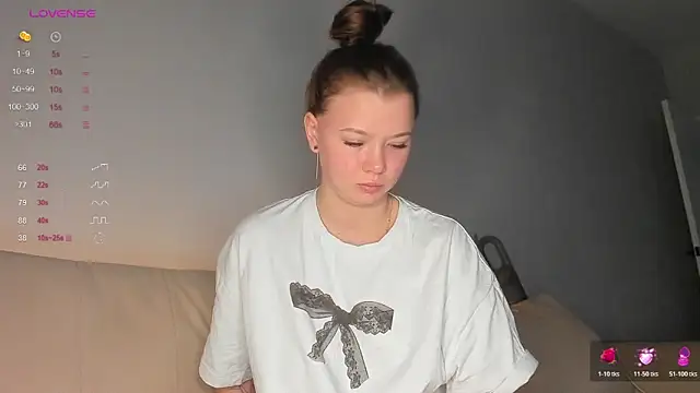 dinky  emily online show from October 25, 8:15 pm