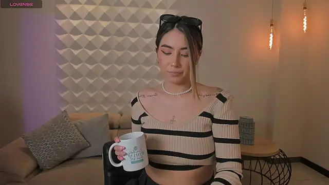 MaddisonCollins online show from October 11, 7:49 pm