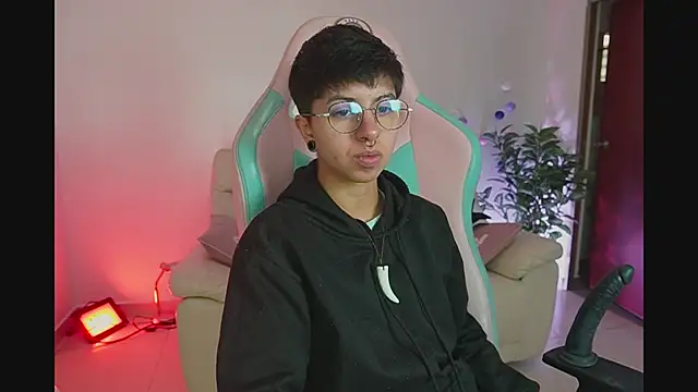 tommy blue online show from October 2, 1:16 pm