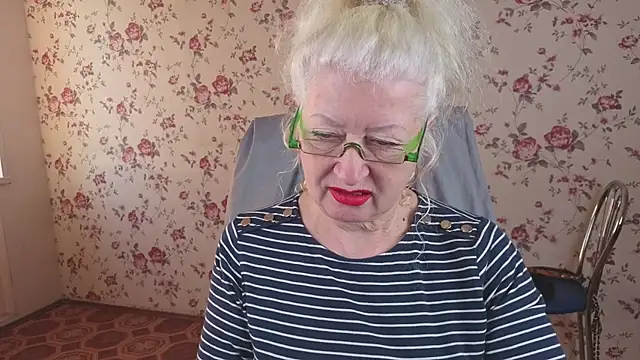 Maya Mayflower online show from October 17, 4:05 am