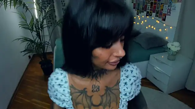 CharimgSabrina online show from November 10, 7:14 am