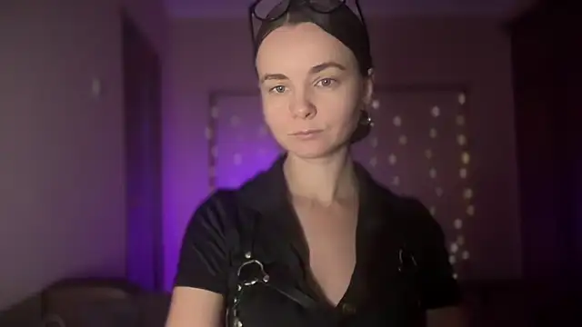 lanaloulou online show from September 14, 11:35 pm