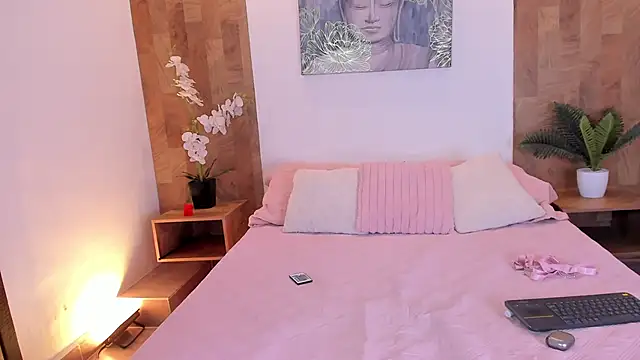 isabella winkler online show from February 7, 1:59 pm