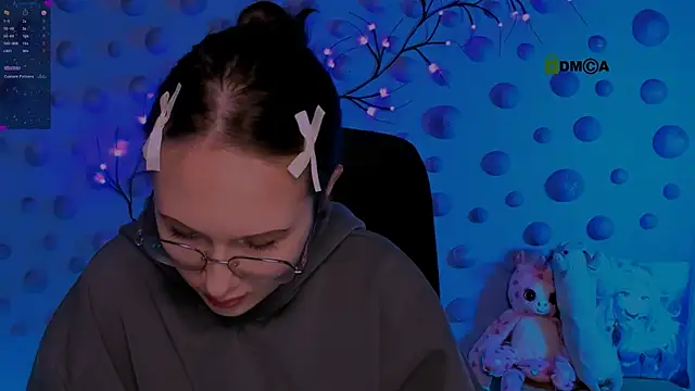 mona cloud online show from December 18, 8:13 pm