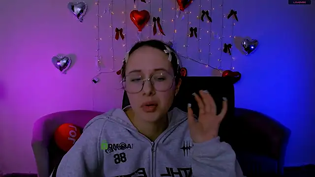 mona cloud online show from February 10, 7:50 pm