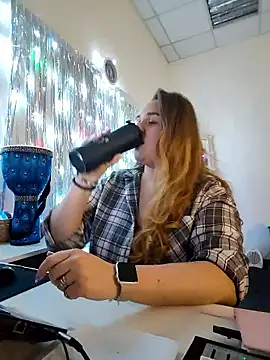 Juicy PeachLux online show from January 18, 12:23 pm