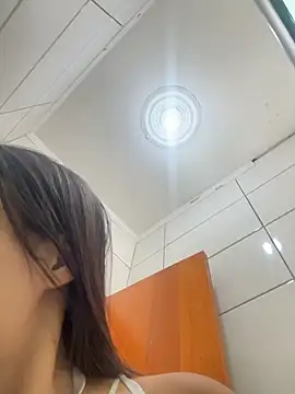 jheicylli online show from November 7, 7:41 pm