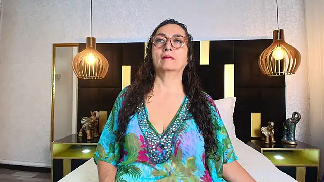 AlessandraLeroy online show from November 16, 1:00 pm