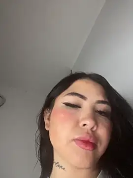 Snapshot of Mia_cullen_ chatting on October 9, 12:04 am Mia cullen  online show from October 9, 12:04 am