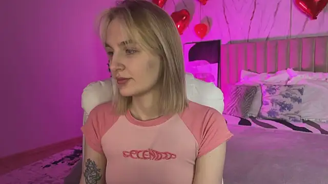  Vikky Moon  online show from March 10, 1:09 am