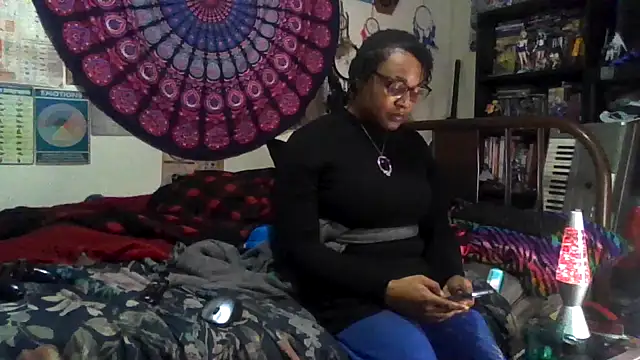 GardeniaFields online show from December 3, 7:00 am