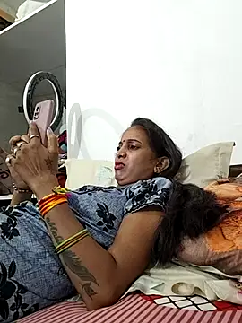 Hotty-Nidhi online show from October 8, 1:26 pm