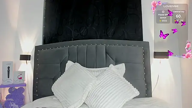 Lilith Thompson online show from November 27, 12:24 am