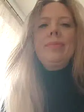 Snapshot of Irina3718 chatting on October 3, 9:58 am Irina3718 online show from October 3, 9:58 am