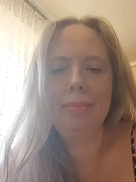 Snapshot of Irina3718 chatting on October 25, 12:35 pm Irina3718 online show from October 25, 12:35 pm