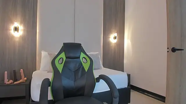 sophia martinezz  online show from November 27, 8:45 pm