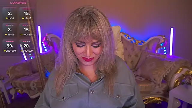 CandyLadyyy online show from September 28, 8:25 pm