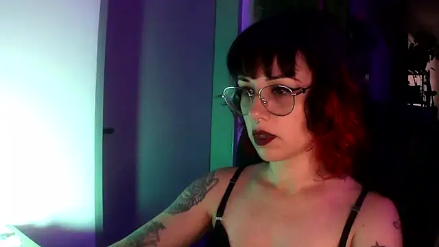 Acid Girl Ofc online show from December 17, 1:15 pm