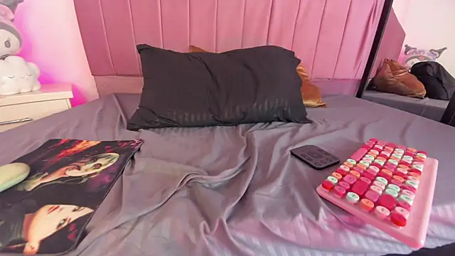 kitty-kryss online show from October 11, 7:16 pm