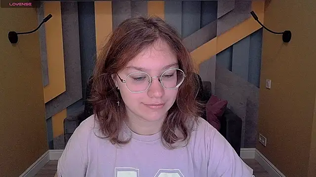 AngelinaLow online show from November 16, 6:26 am