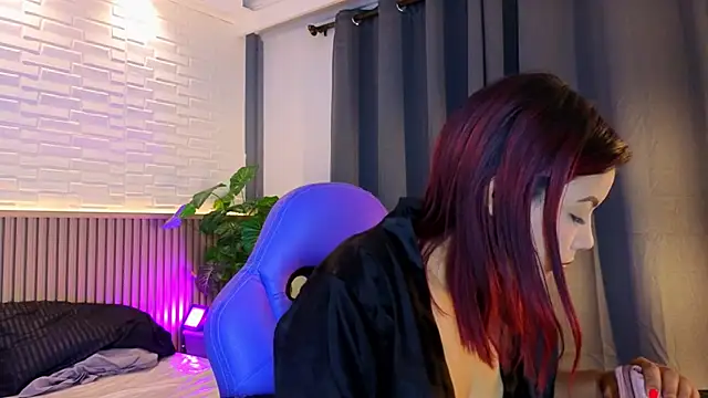 TiffanyWalk online show from November 1, 11:14 am