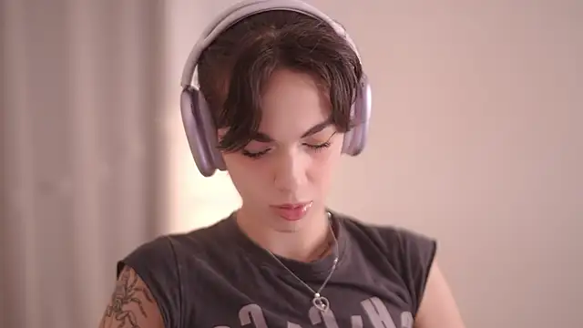 mystica  online show from October 14, 8:06 am