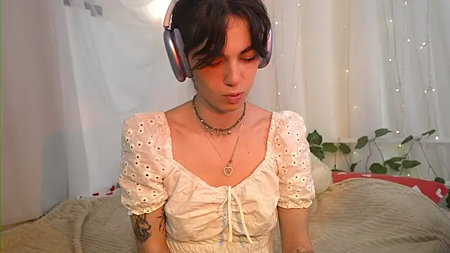 mystica  online show from October 13, 8:06 am