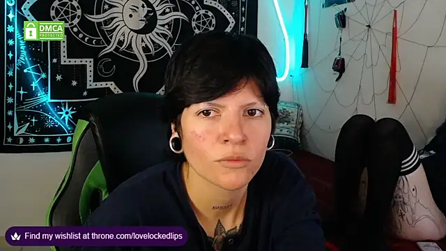 lovelockedlips online show from October 22, 3:11 am