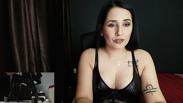 missdyaa online show from September 23, 9:35 pm