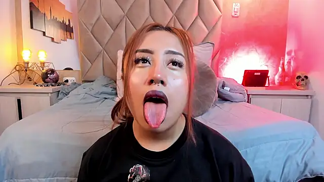 kailinmoonx online show from February 3, 12:43 pm