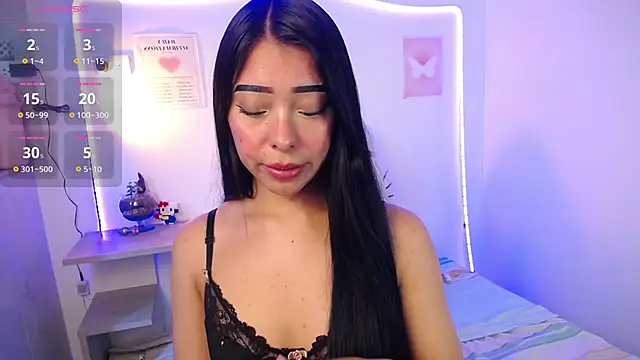 Emilybutterfly1 online show from October 6, 6:45 pm