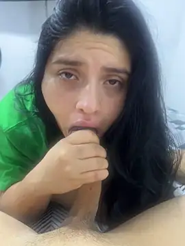 pareja curiosa19 online show from December 18, 6:40 am